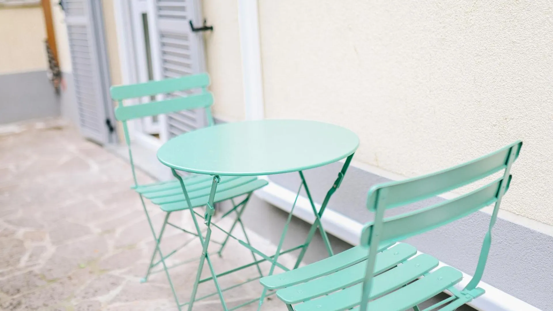Apartment Lora Rose Suite ,Free Parking, Self Check In,2 Como Italy