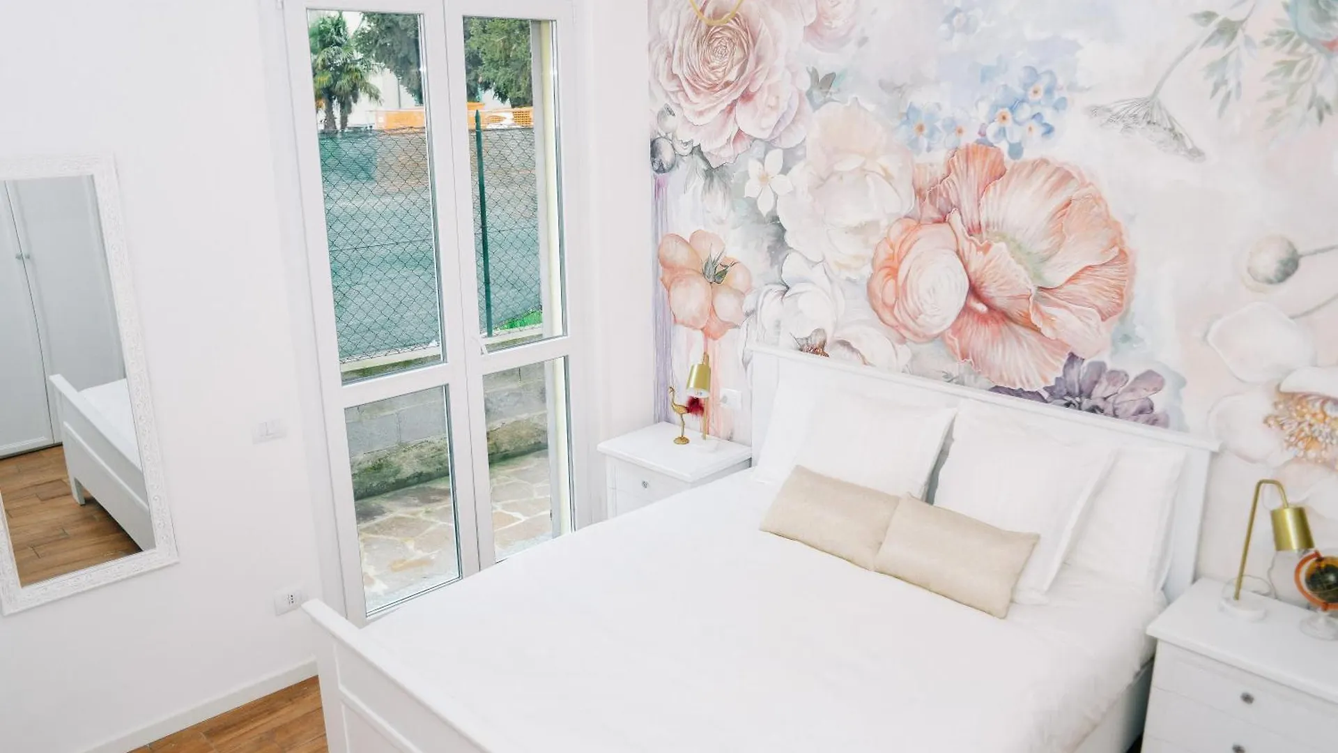 Lora Rose Suite ,Free Parking, Self Check In,2 Como Italy