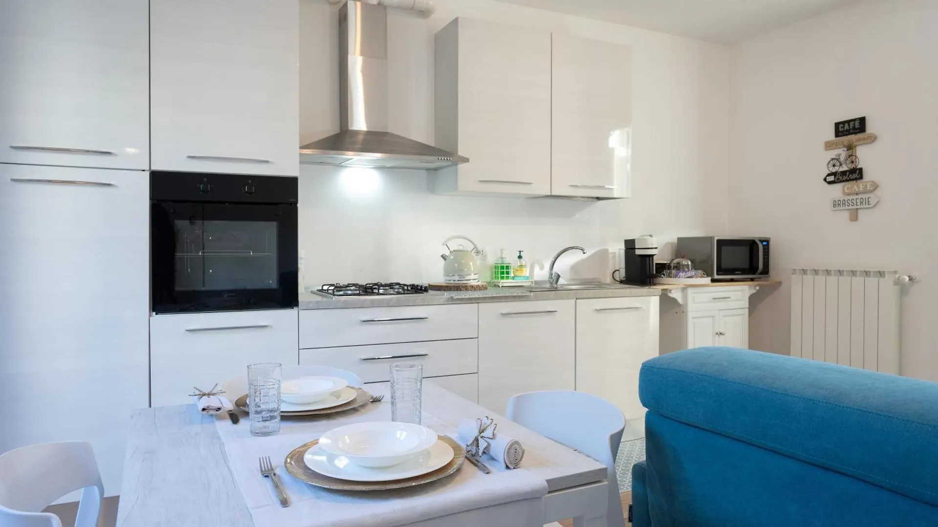 Lora Rose Suite ,Free Parking, Self Check In,2 Como
